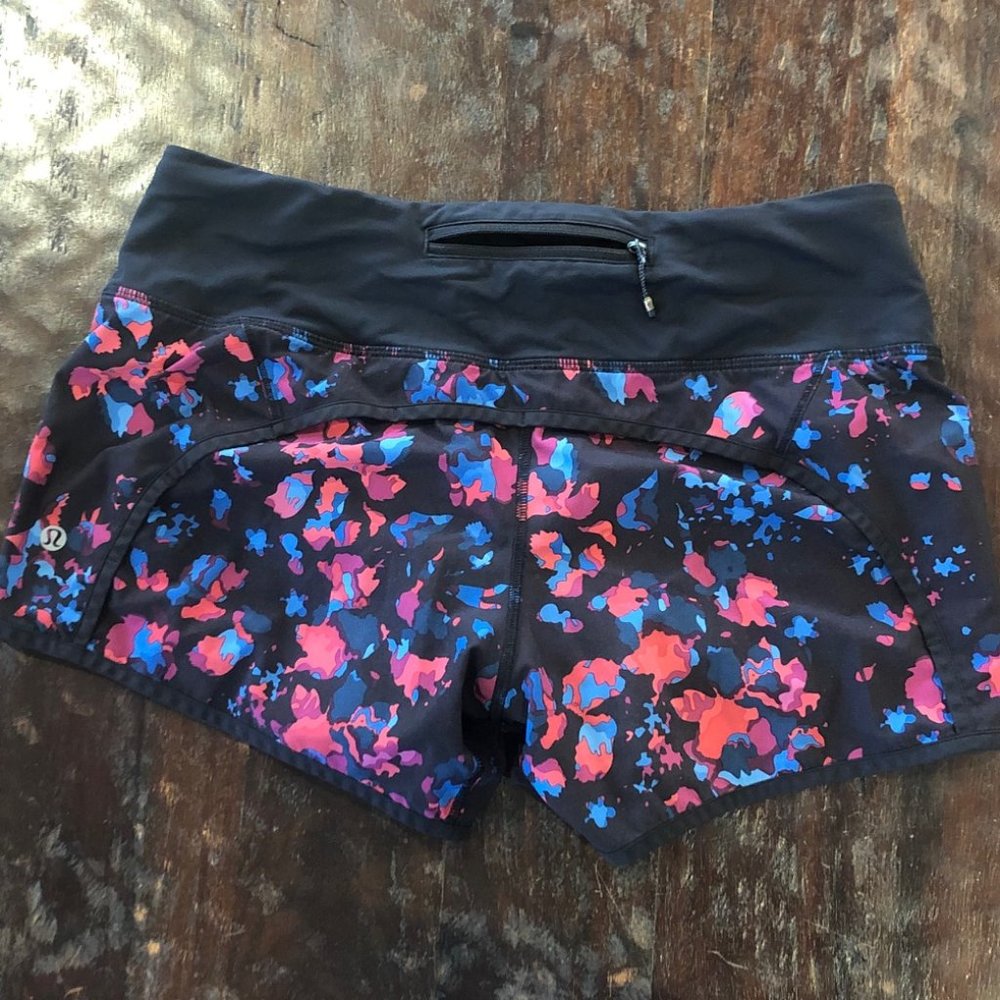 Lululemon size 6 4" inseam